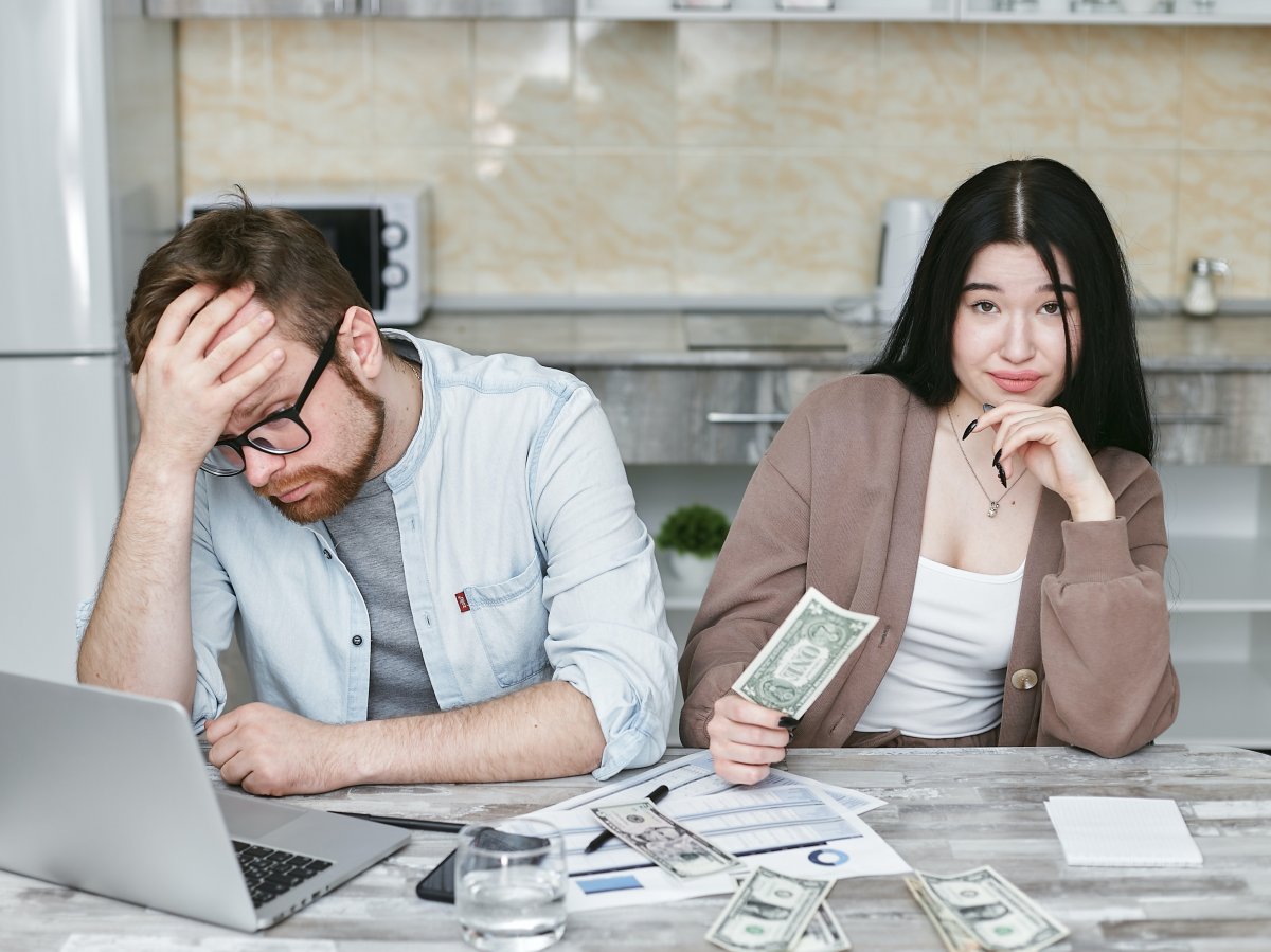 HARMFUL FINANCIAL HABITS